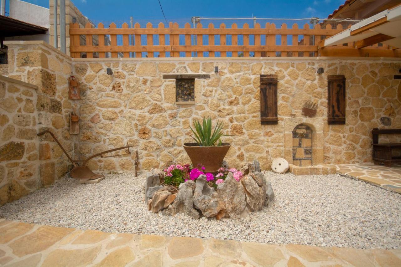 Pamelas House With Jacuzzi Kíssamos Extérieur photo
