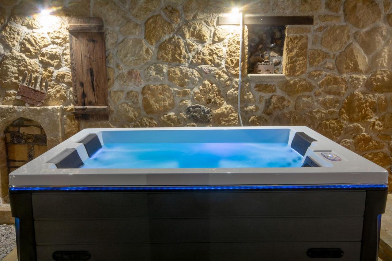 Pamelas House With Jacuzzi Kíssamos Extérieur photo